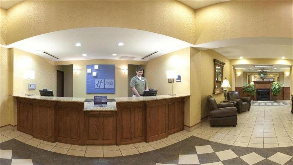 ホリデイ イン エクスプレス ホテル&スイーツ パラグールド Paragould エクステリア 写真